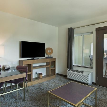 Oxford Suites Sonoma - Ронерт-Парк Номер фото