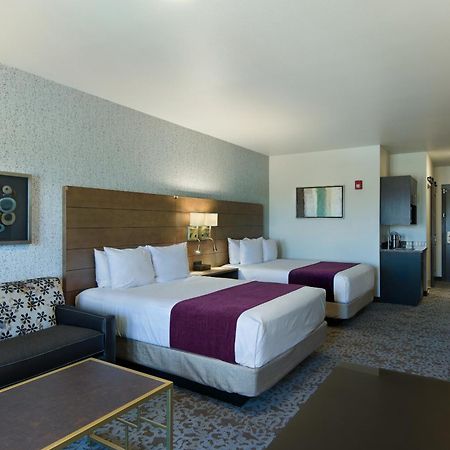Oxford Suites Sonoma - Ронерт-Парк Номер фото