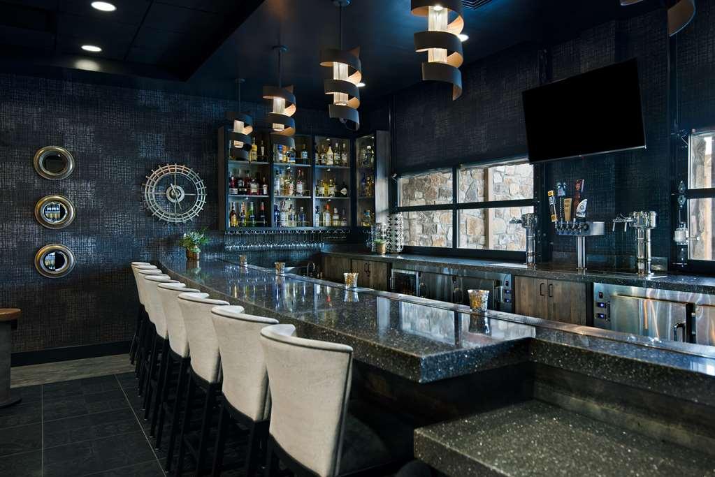 Oxford Suites Sonoma - Ронерт-Парк Ресторан фото